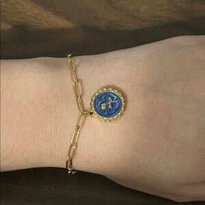 Paper clip chain bracelet w/ Dark blue flower charm